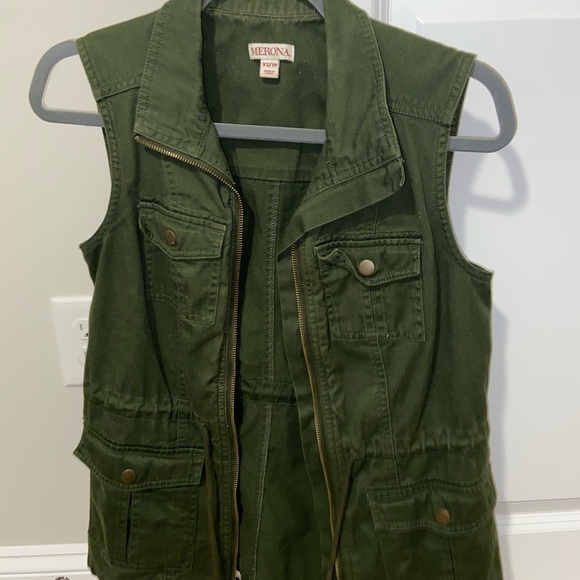 Dark Green Cargo Vest - Picture 1 of 2